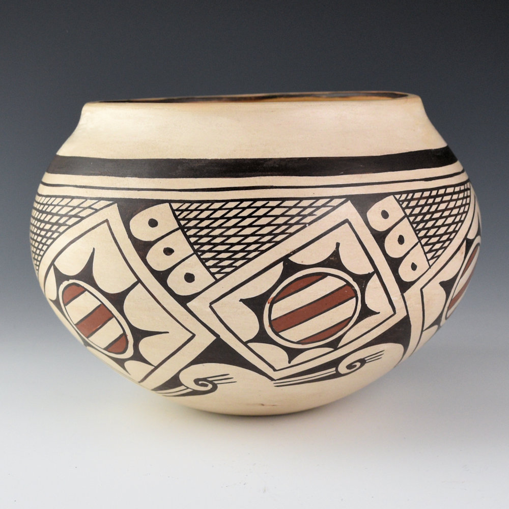 Naha, Sylvia - Wide Jar with Sun Designs (1980s) - Image 5