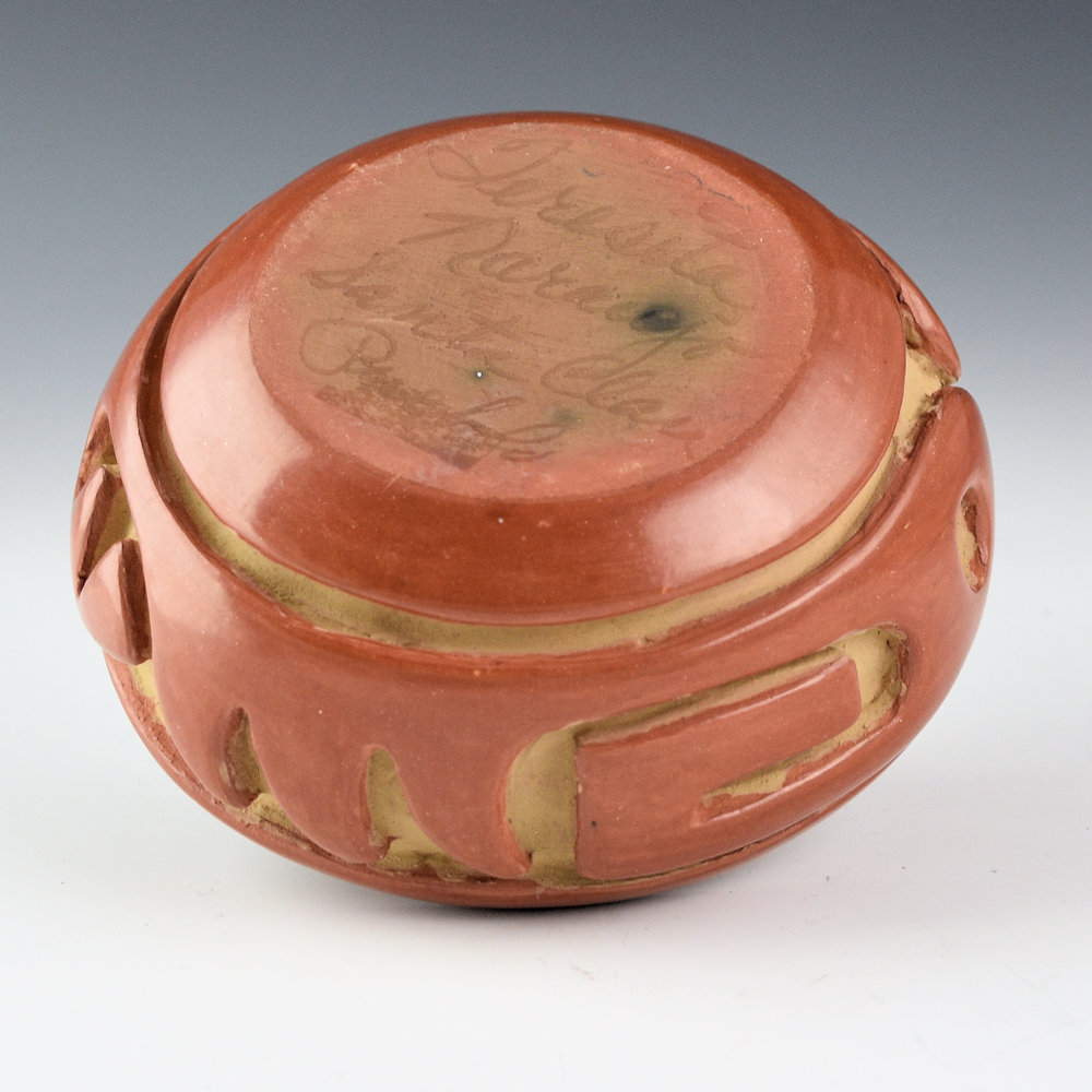 Naranjo, Teresita - Small Bowl with Carved Cloud Designs (1970s) - Image 5