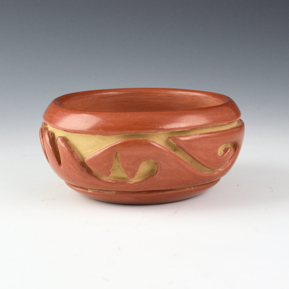 Naranjo, Teresita - Small Bowl with Carved Cloud Designs (1970s) - Image 4