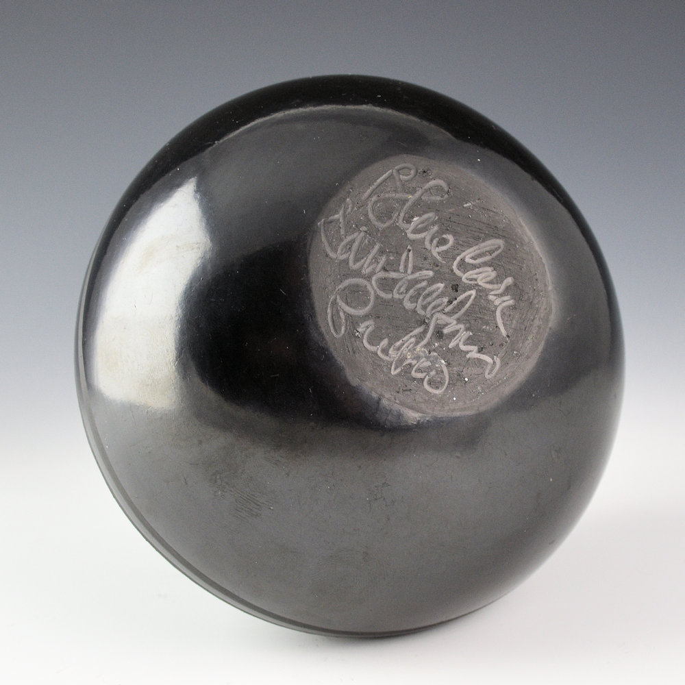 Blue Corn - Black Jar with 29 Feathers (1970s) - Image 5