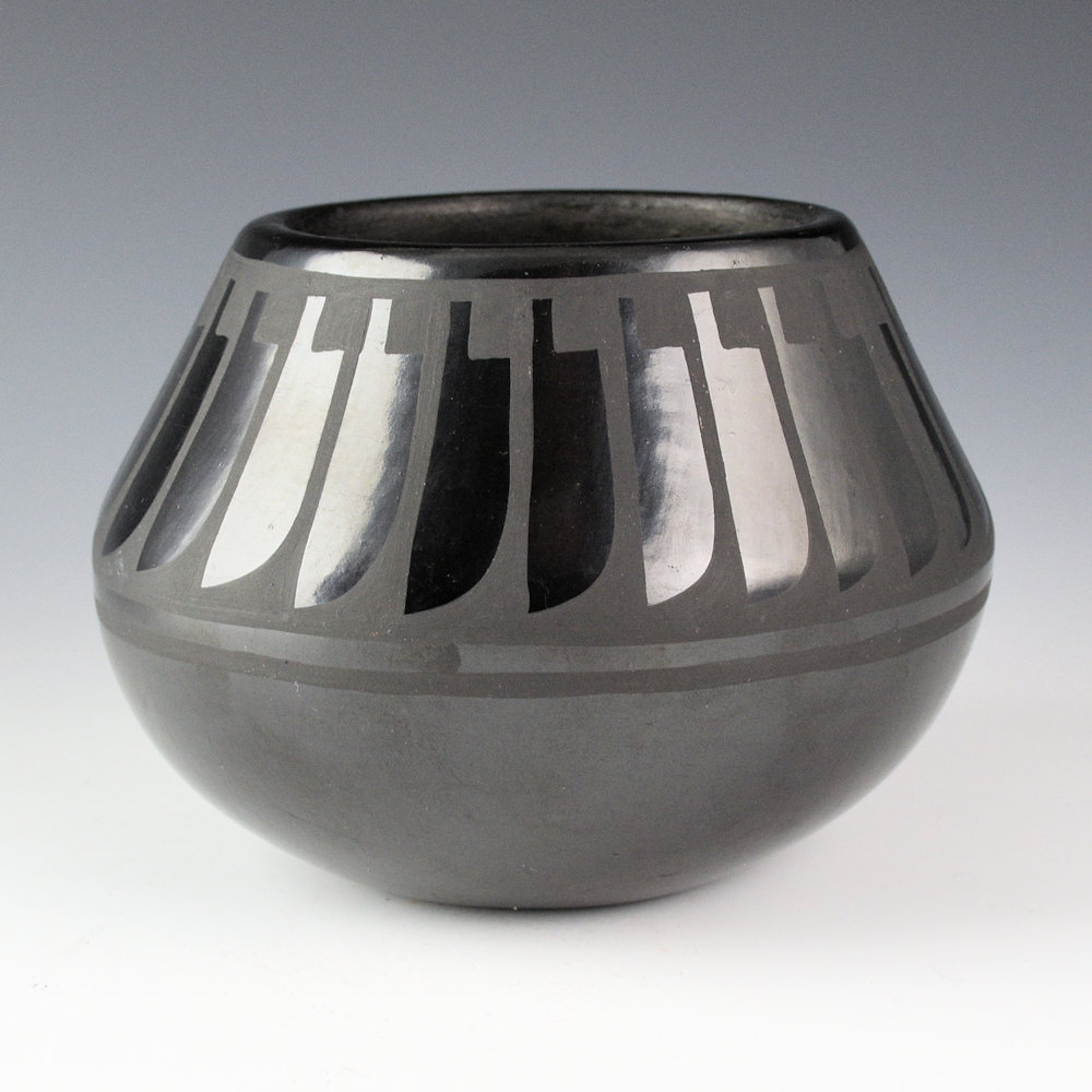 Blue Corn - Black Jar with 29 Feathers (1970s)