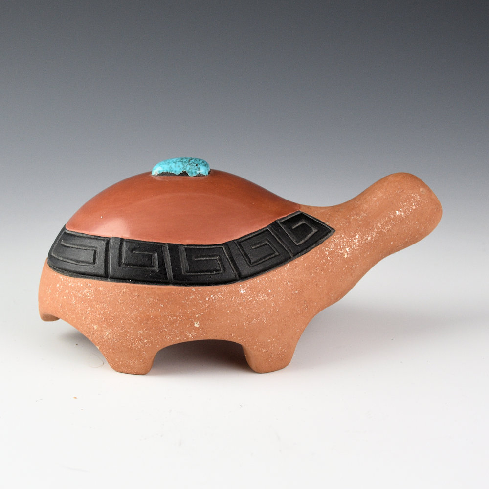 Tse-Pe, Dora - Clay Turtle with Polished Back and Turquoise (1982)