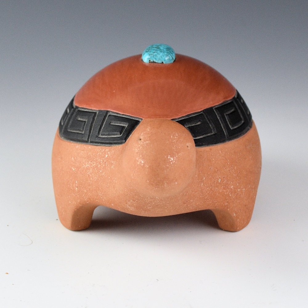 Tse-Pe, Dora - Clay Turtle with Polished Back and Turquoise (1982) - Image 3