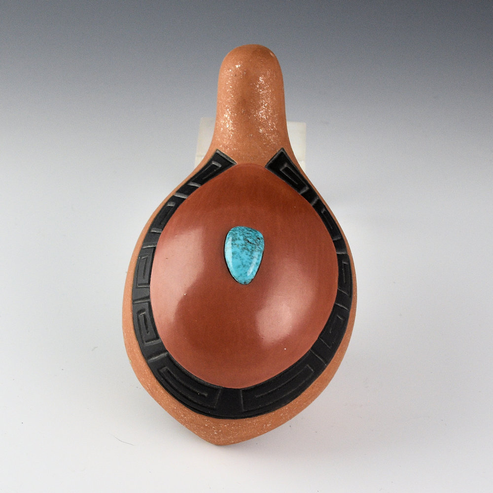 Tse-Pe, Dora - Clay Turtle with Polished Back and Turquoise (1982) - Image 2