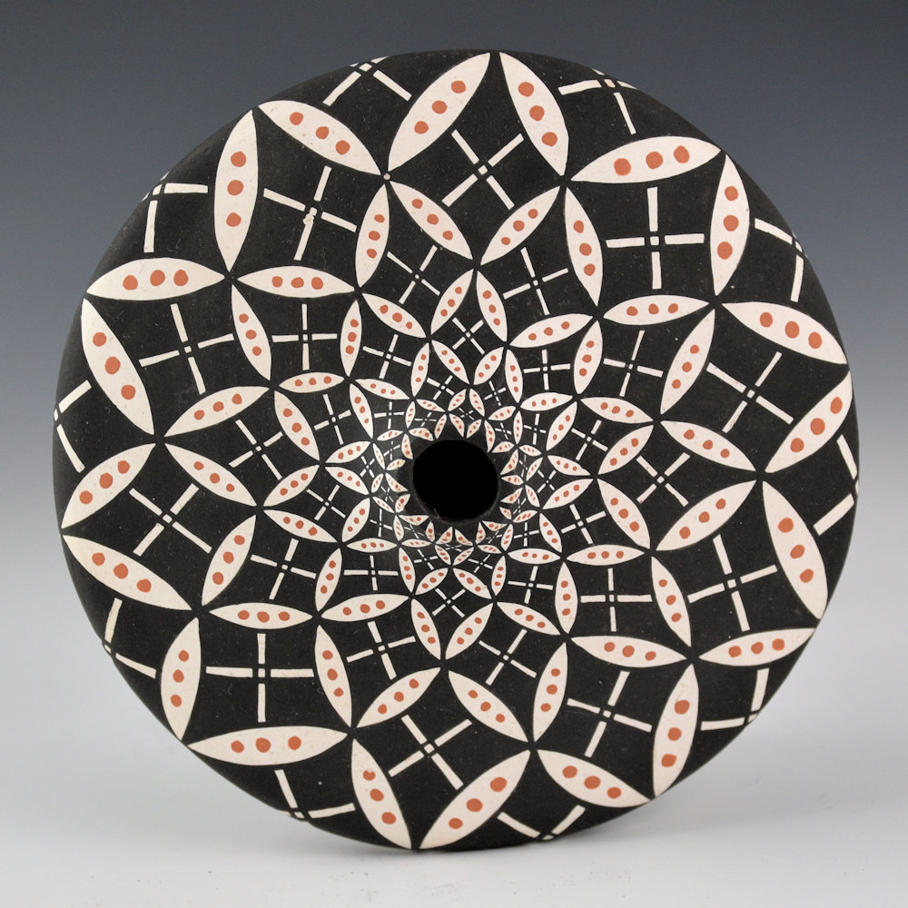 Torivio, Dorothy - Sharp Shoulder Jar with Butterfly Pattern (1990s) - Image 2