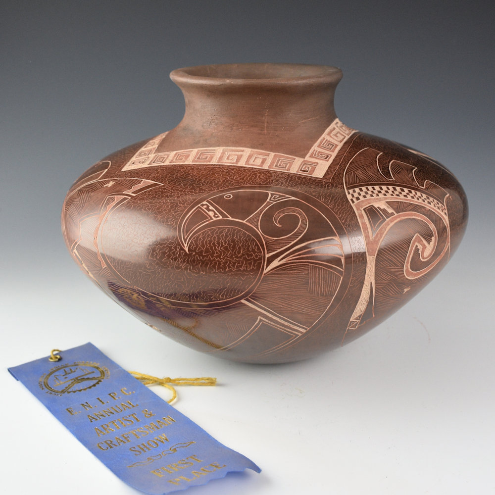 Naranjo, Dusty - 9" Wide Jar with Swirling Rain Birds (2003) Ribbon