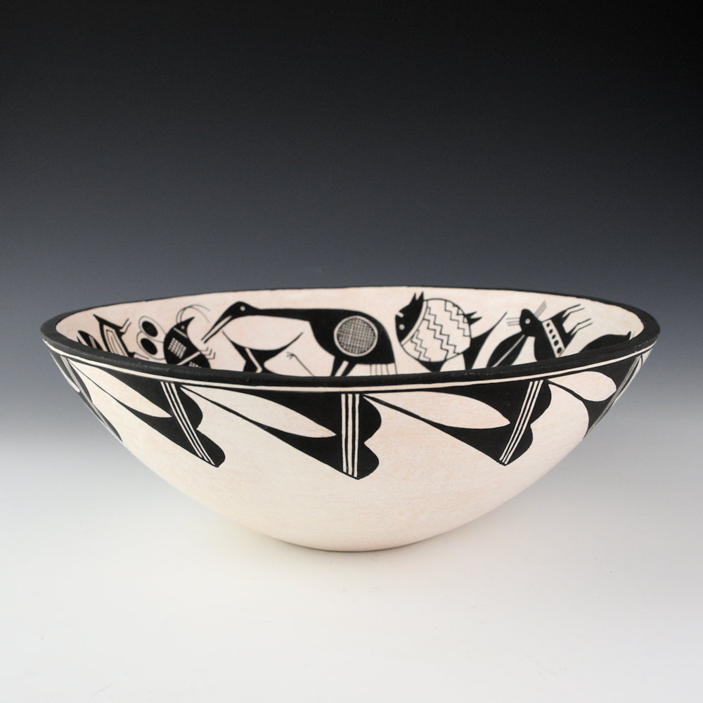Aragon, John - Open Bowl with 30 Mimbres Animals, Insects, and Fish (1990) - Image 2