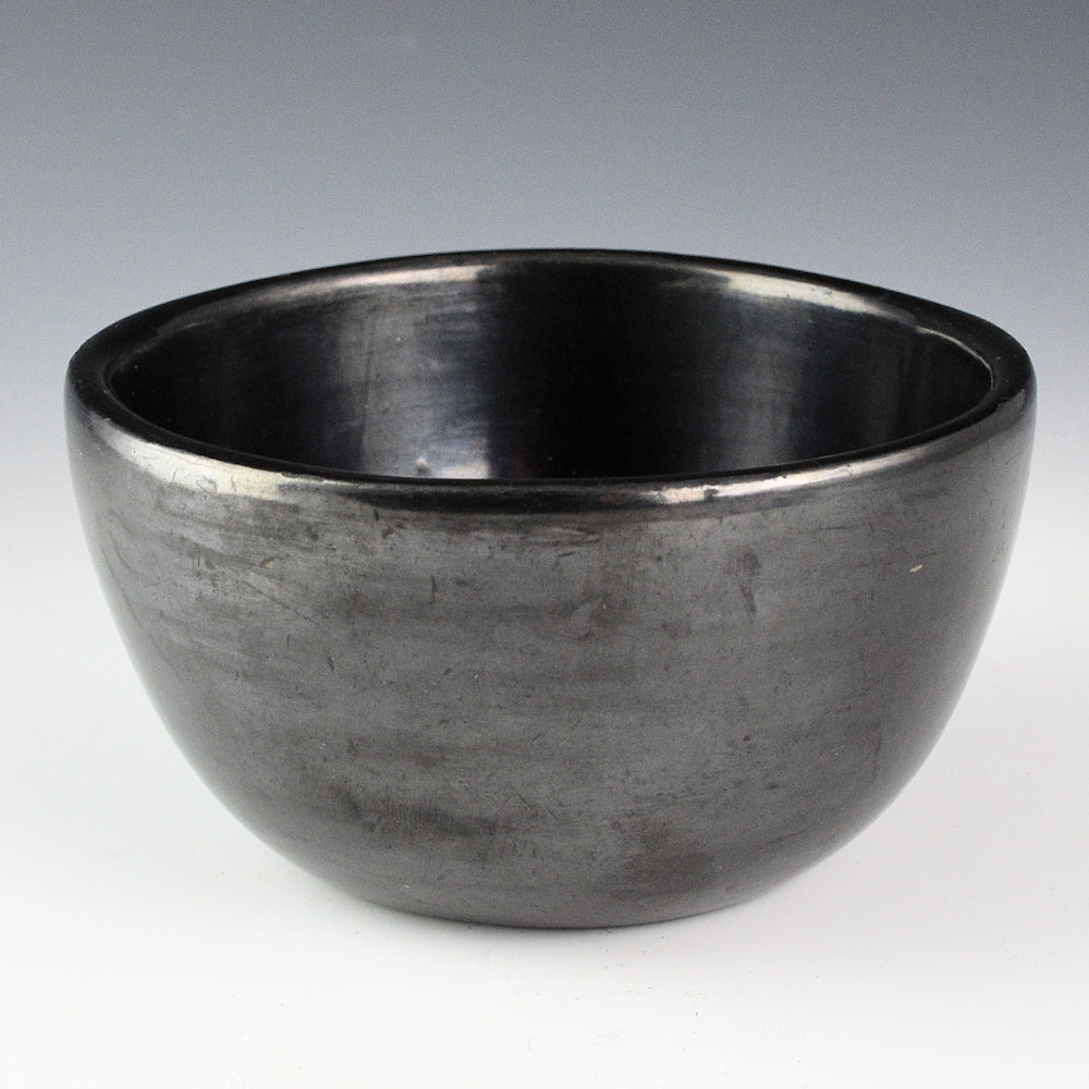 Martinez, Maria - Plainware Bowl "Marie + Julian" (1930s)