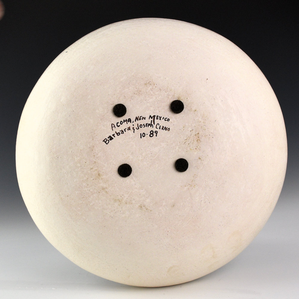 Cerno, Barbara & Joseph - 9" Wide Jar with Avanyu Design and Fluted Rim (1989) - Image 4