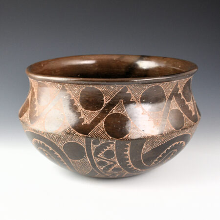 Earles, Chase Kahwinhut - 9" Wide Fully Polished Traditional Caddo Jar