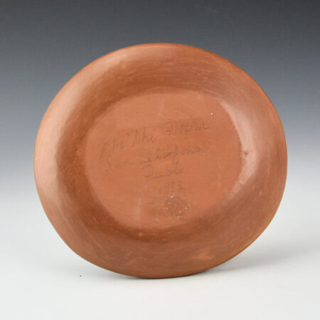 Alternative view of Calabaza, Diane "He'shi Flower" -Tan Plate with Star Design (1983)