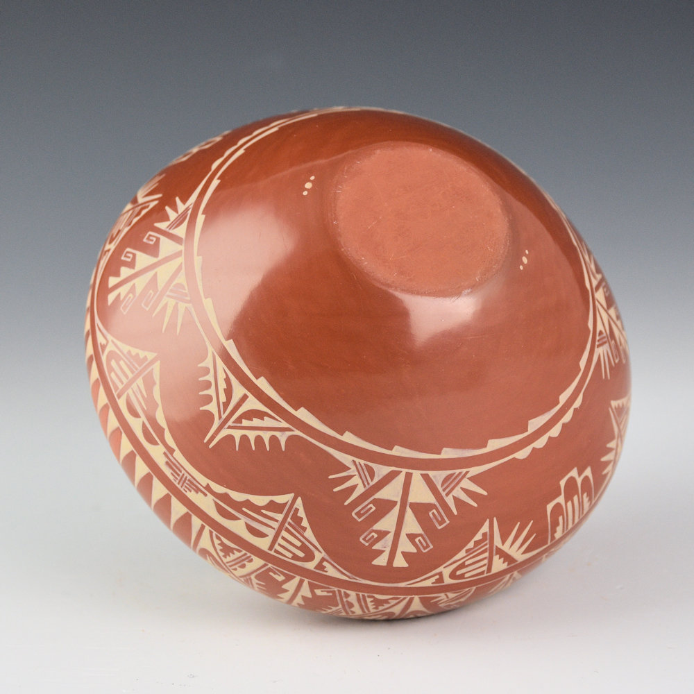 Curran, Dolores - Large Jar with Avanyu, Feathers, and Plant Designs - Image 5