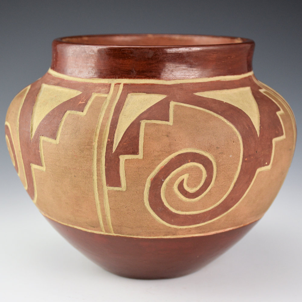 Atencio, Luteria - Incised Polychrome Jar with Cloud and Rain Designs (1940s) - Image 3