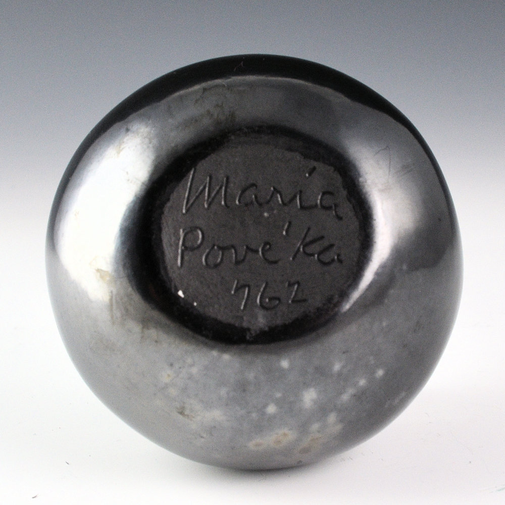 Martinez, Maria - Plainware Gunmetal Bowl "Maria Poveka 762" - Image 5