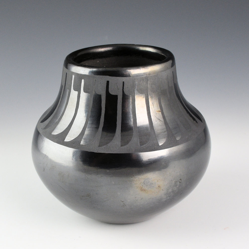 Martinez, Maria - Gunmetal Fired Jar with 26 Feathers, "Marie + Santana" (1954-6) - Image 3