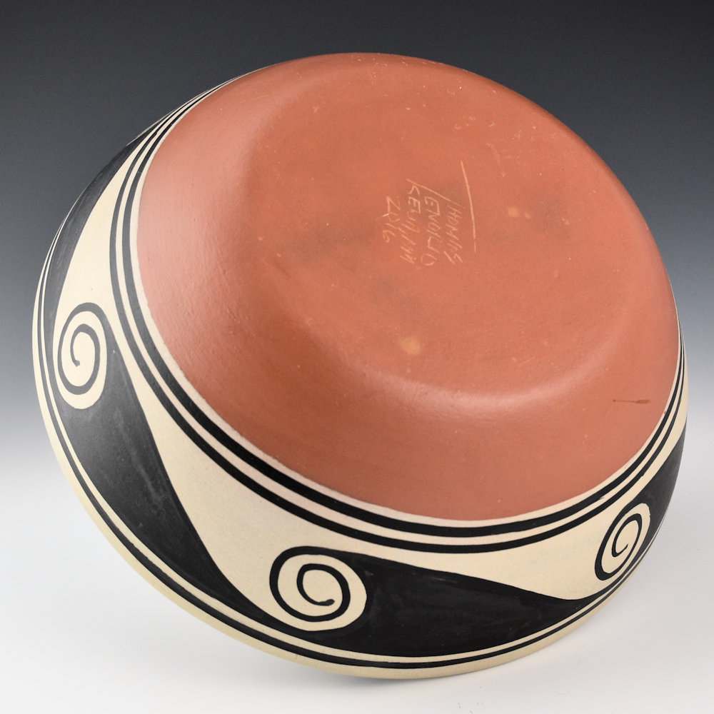 Tenorio, Thomas - 9" Wide Jar with Fish (2016) - Image 5