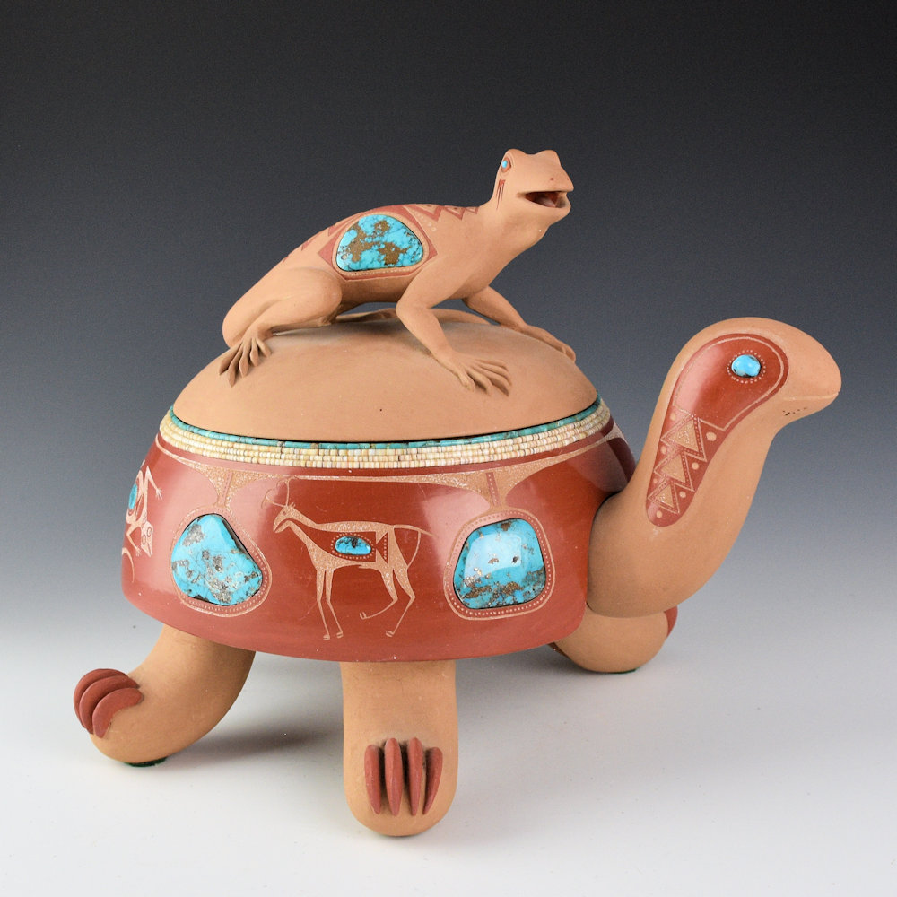 Da, Tony - "Indian Market Turtle" with Mimbres Deer, Antelope, Lizard and Sculpted Lizard Lid (1974)