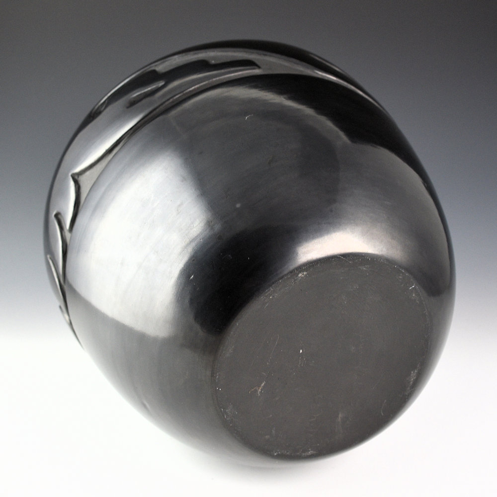 Ebelacker, Virginia - 11" Tall Jar with Carved Avanyu (1980s) - Image 5