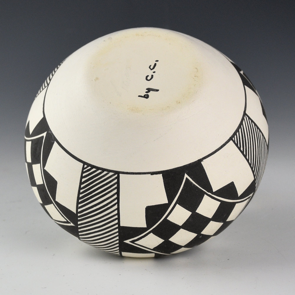 Chavez, Clara Histia - Bowl with Star Design (1970s) - Image 4