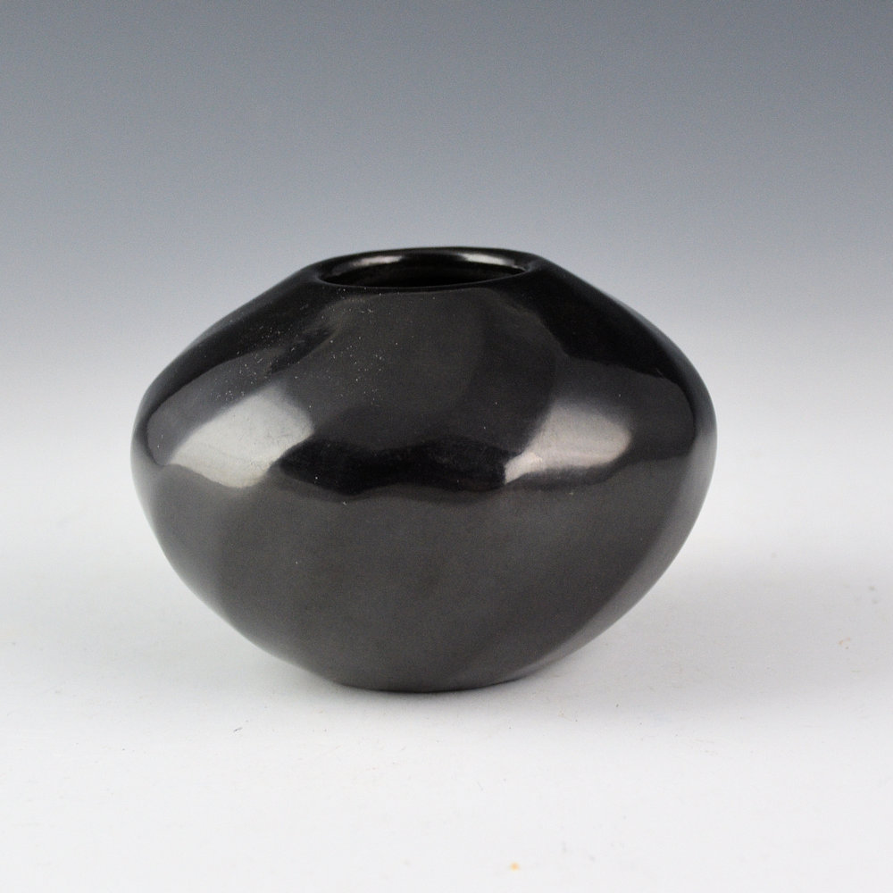 Gutierrez, Denny - Bowl with 16 Faceted Swirling Ribs (1994) - Image 3
