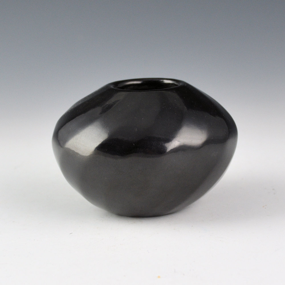 Gutierrez, Denny - Bowl with 16 Faceted Swirling Ribs (1994) - Image 4