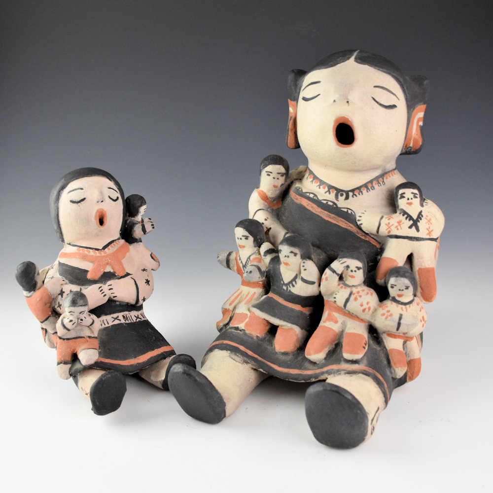 Martin, Mary Suina - 9" Tall Storyteller with Six Kids (1987) - Image 6
