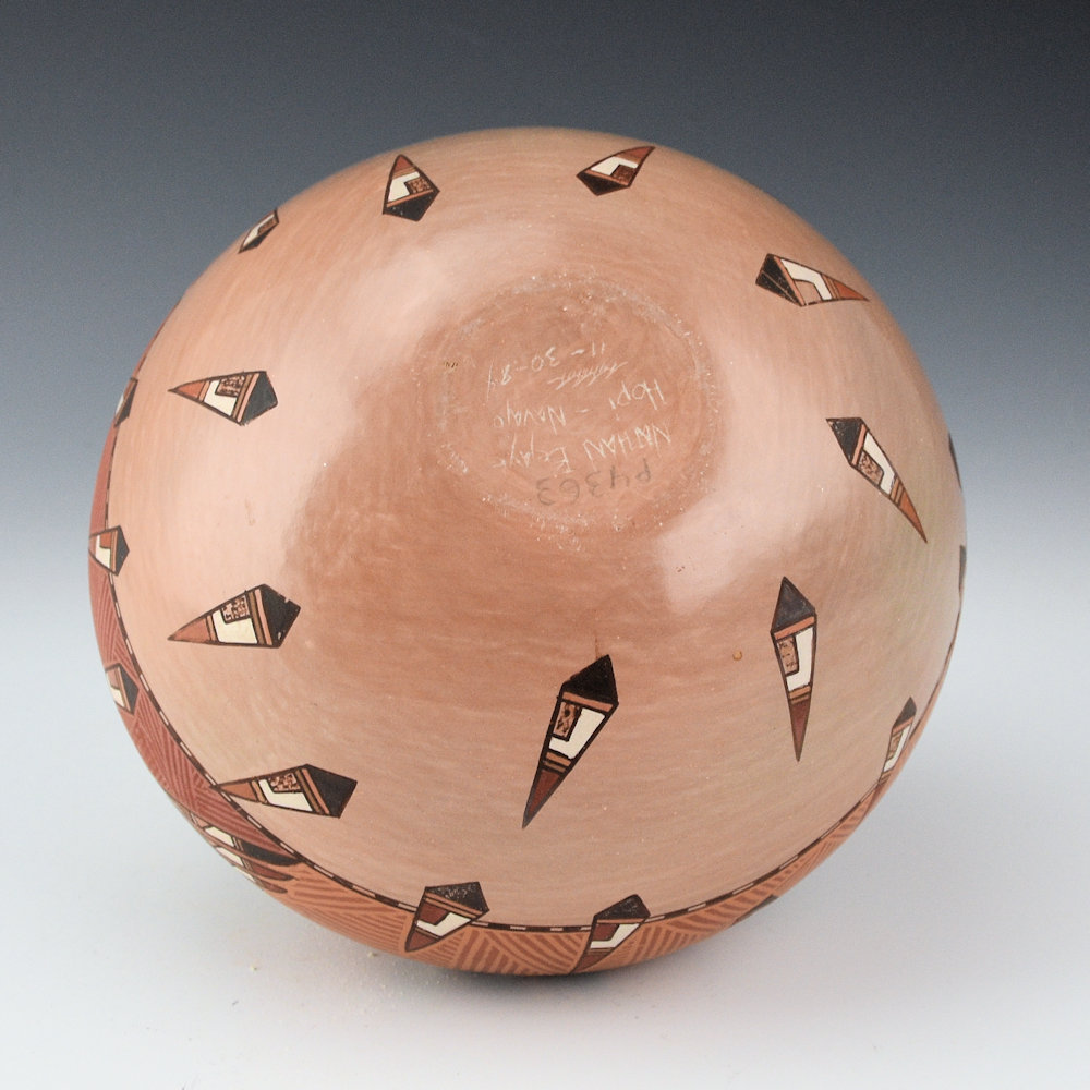 Begaye, Nathan - Polychrome Jar with Bird Wings, Feathers, and Checkerboard Neck (1984) - Image 5