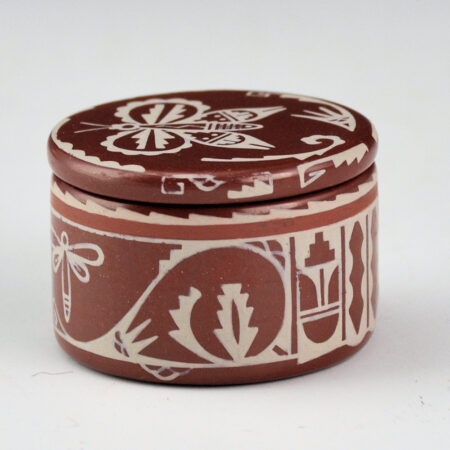 Alternative view of Curran, Dolores - Box with Butterfly Lid and Dragonfly Designs