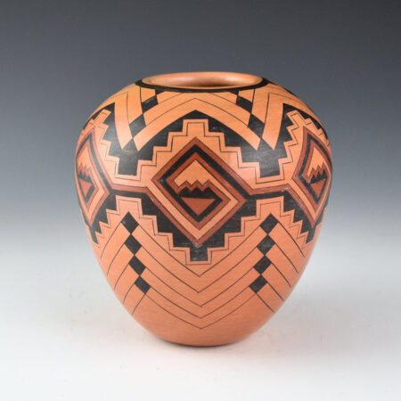 Alternative view of Kahe, Gloria - Jar with Star and Rug Design