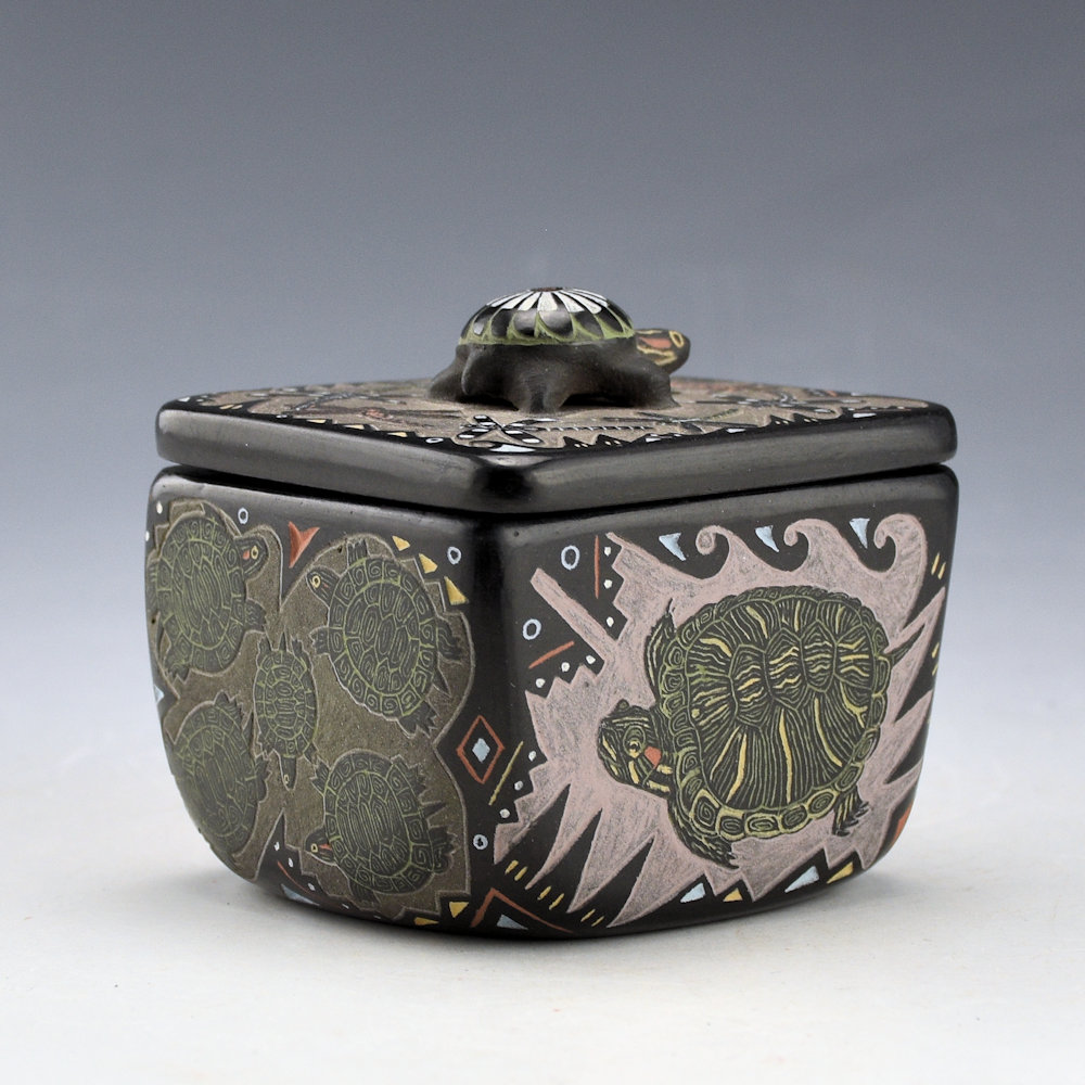 Tafoya, Jennifer - Box with Turtles and Turtle Lid (2008) - Image 2