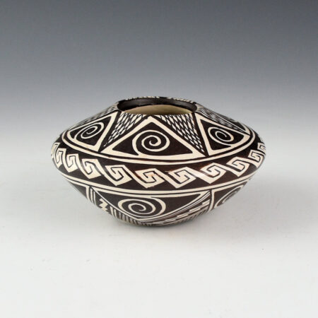 Naha, Sylvia - Small Jar with Awatovi Star Design (1980's)
